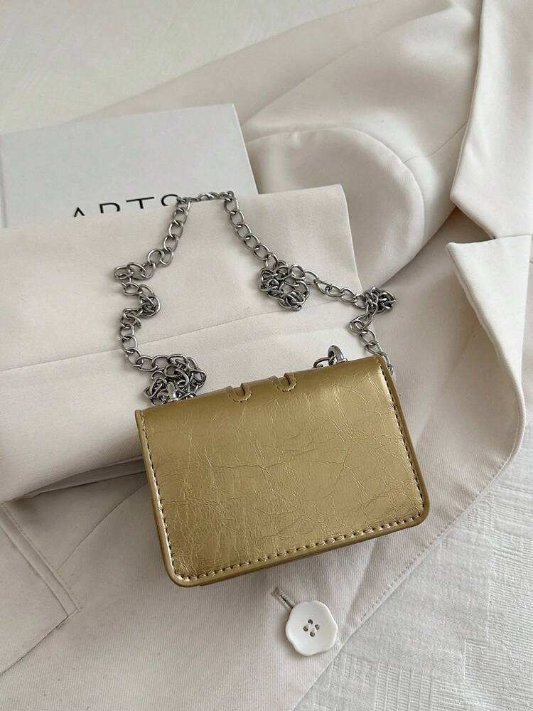 Fashionable Mini Square Crossbody Bag with Bow Decoration and Double Chain, Ideal for Fall and Winter, Lightweight Daily Purse for Students and Women