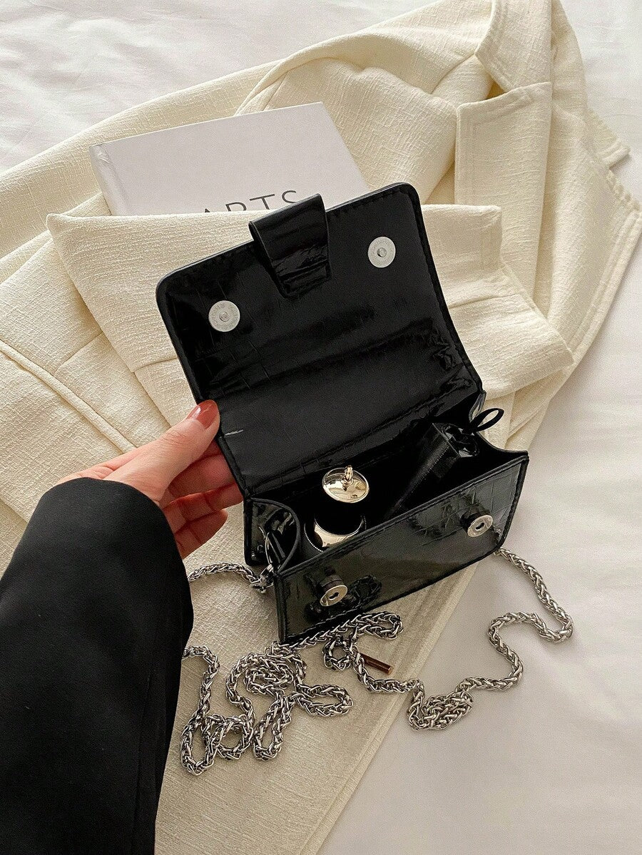 Stylish Mini Square Crossbody Bag with Bow Hardware, Flap Closure and Chain Strap, Perfect for Fall/Winter, Lightweight Bag for Girls and Ladies